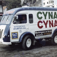 Los vehículos rotulados por Juan el Petudo